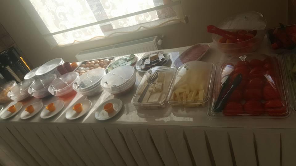 Doyuranlar Ata Hotel Ечеабат Екстериор снимка